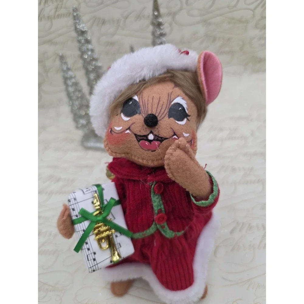 Annalee Christmas Girl Mouse Gift Music Notes Trumpet Red Green‎ Poseable 7